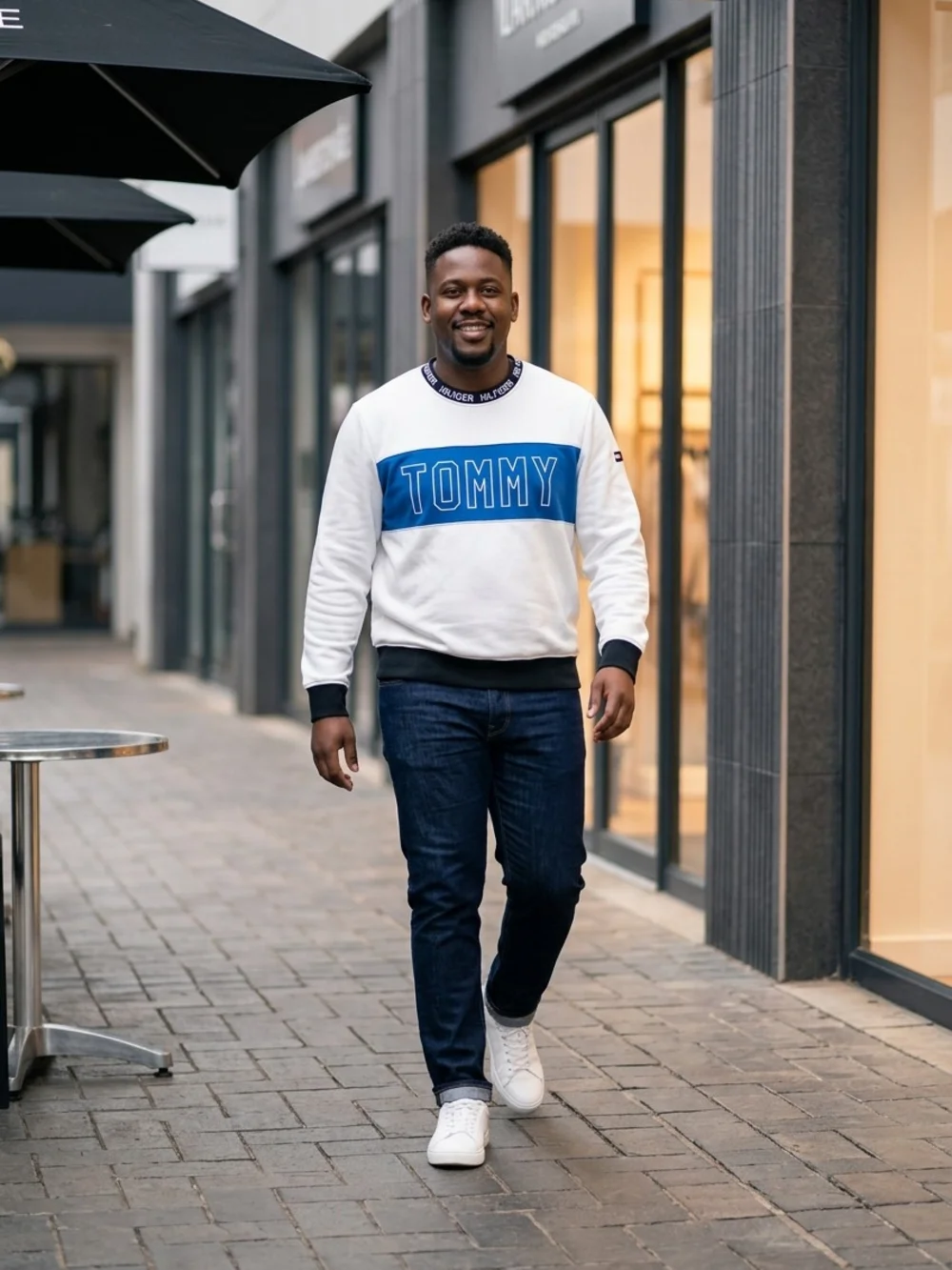 Tommy Hilfiger White & Blue Logo Crewneck Sweat Shirt
